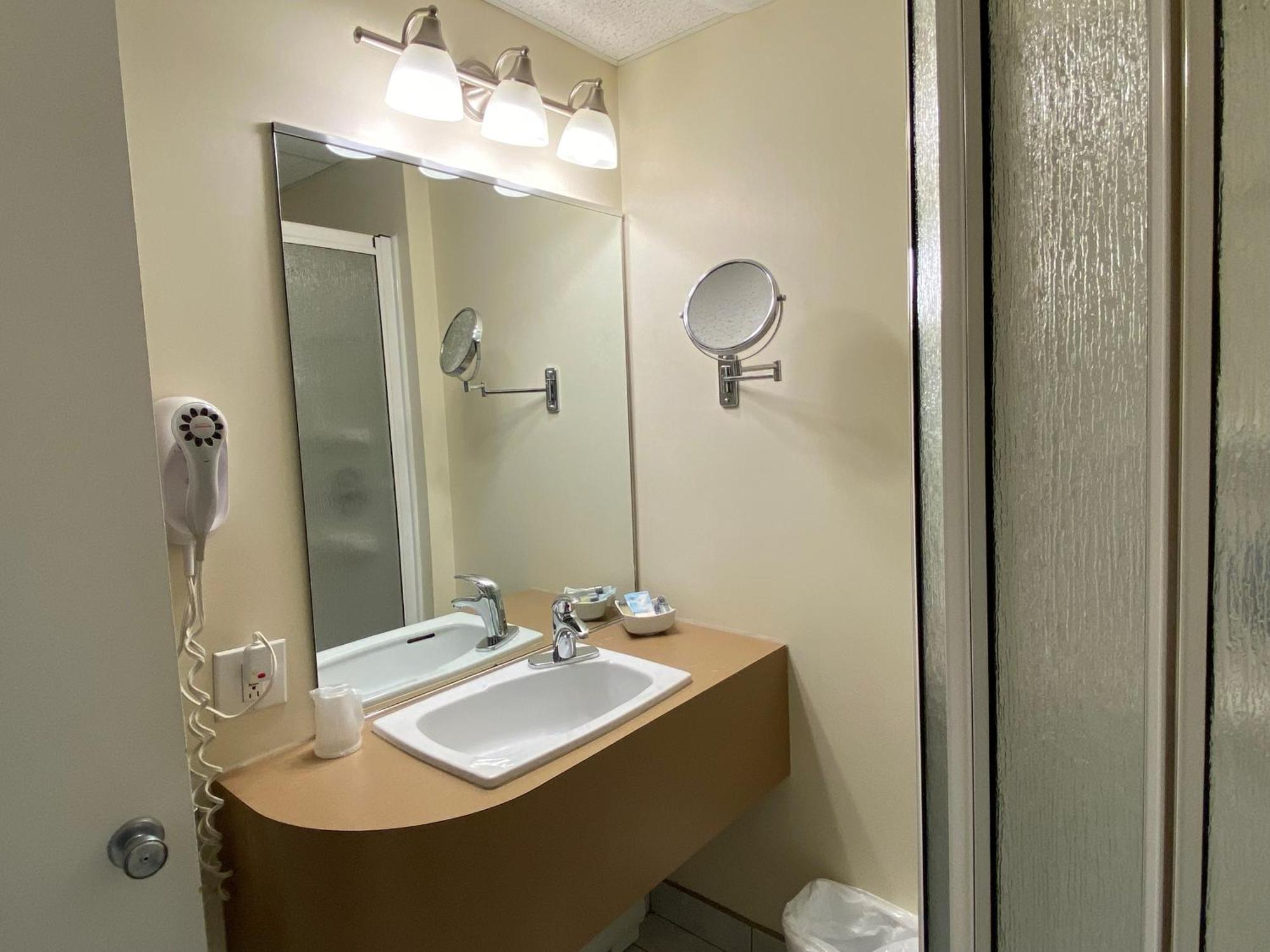 Hotel Centre-Ville Montmagny Dış mekan fotoğraf
